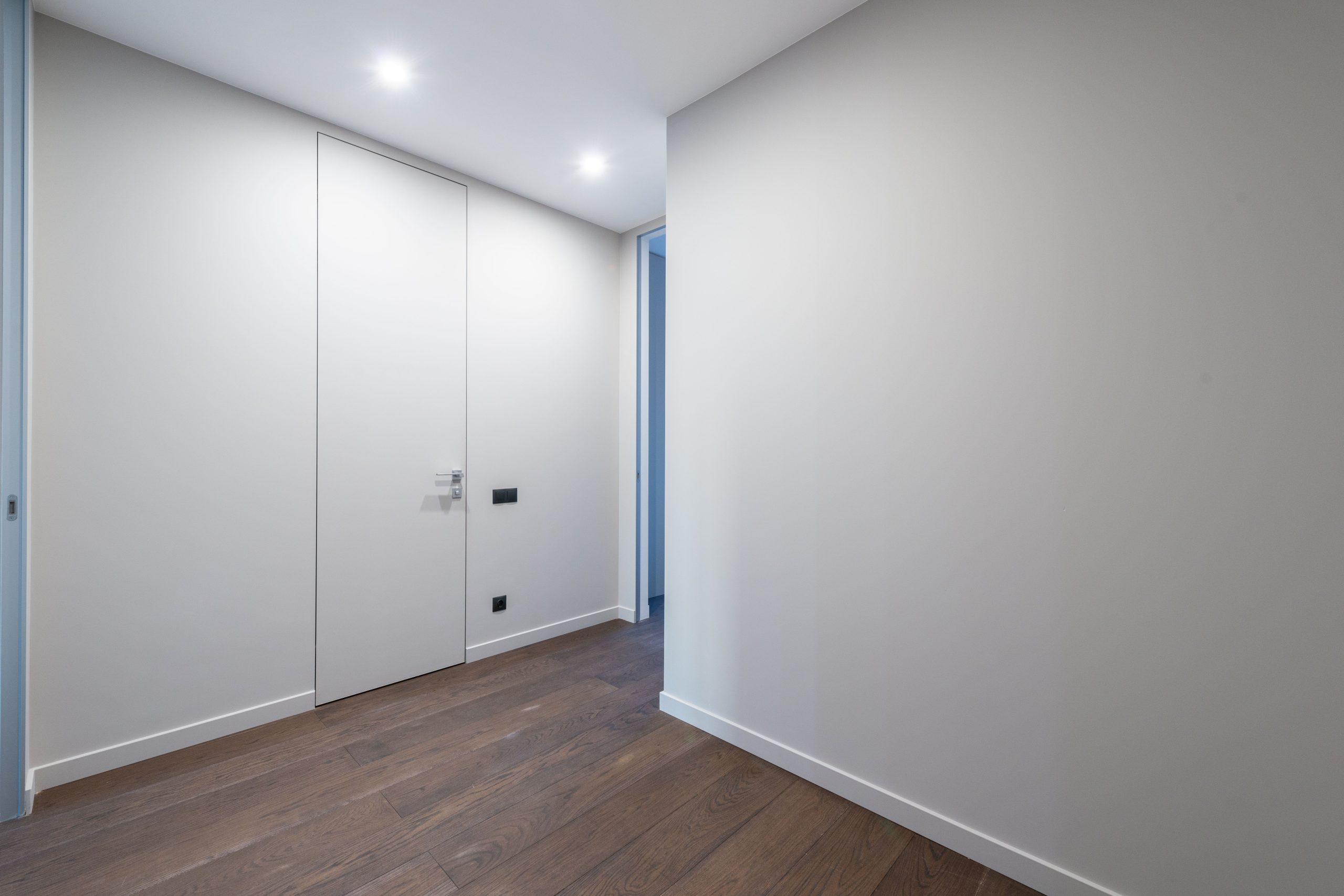 Baseboard, Doors & Flooring 15