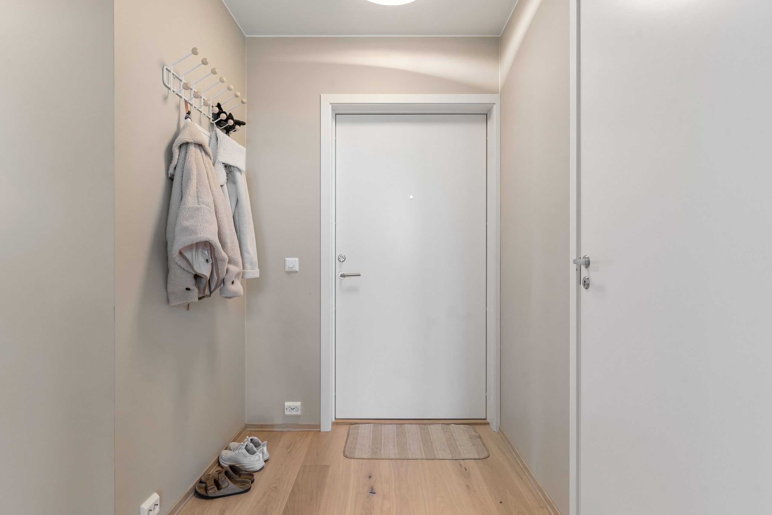 Baseboard, Doors & Flooring 7