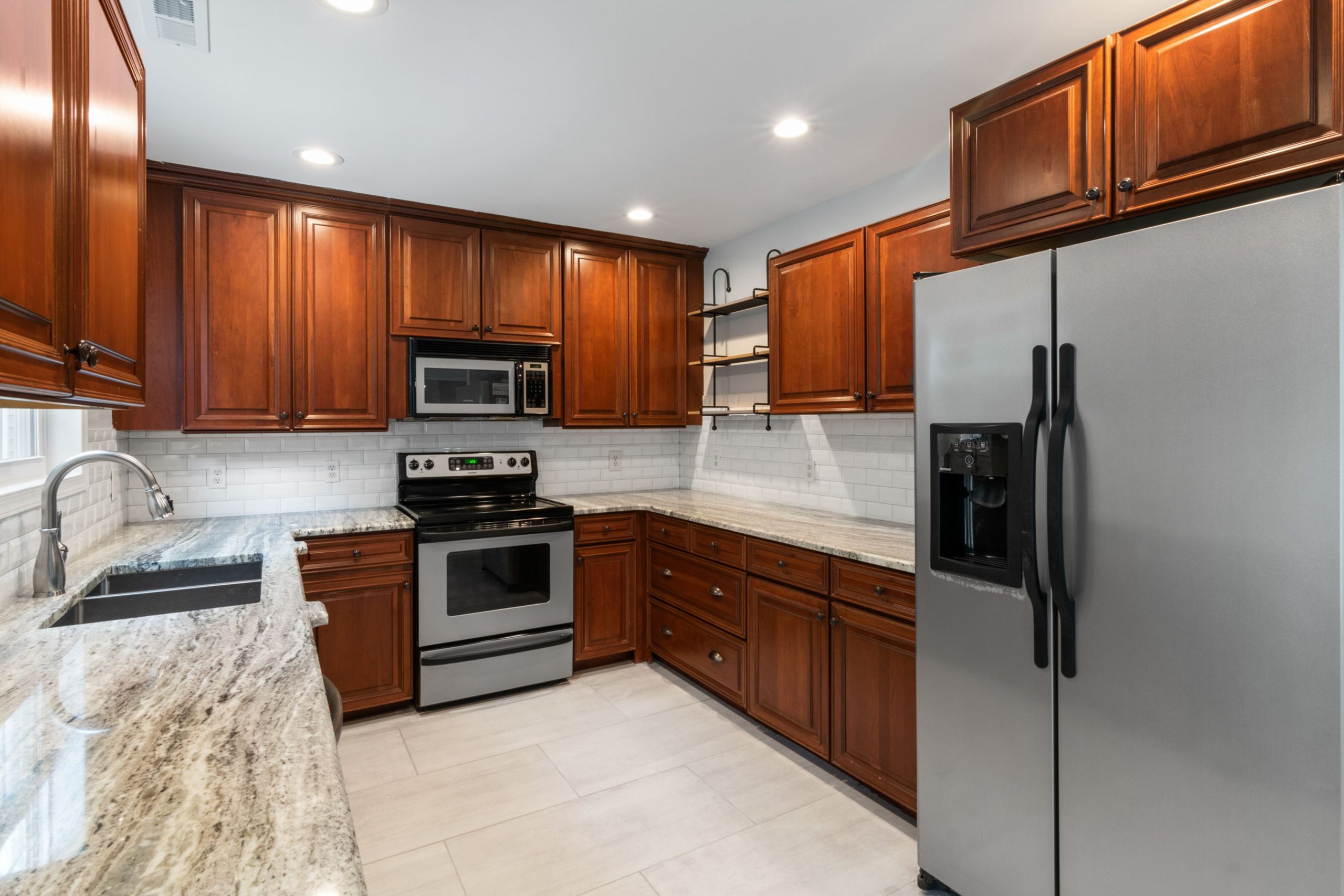 Granite & Quartz Countertops 19