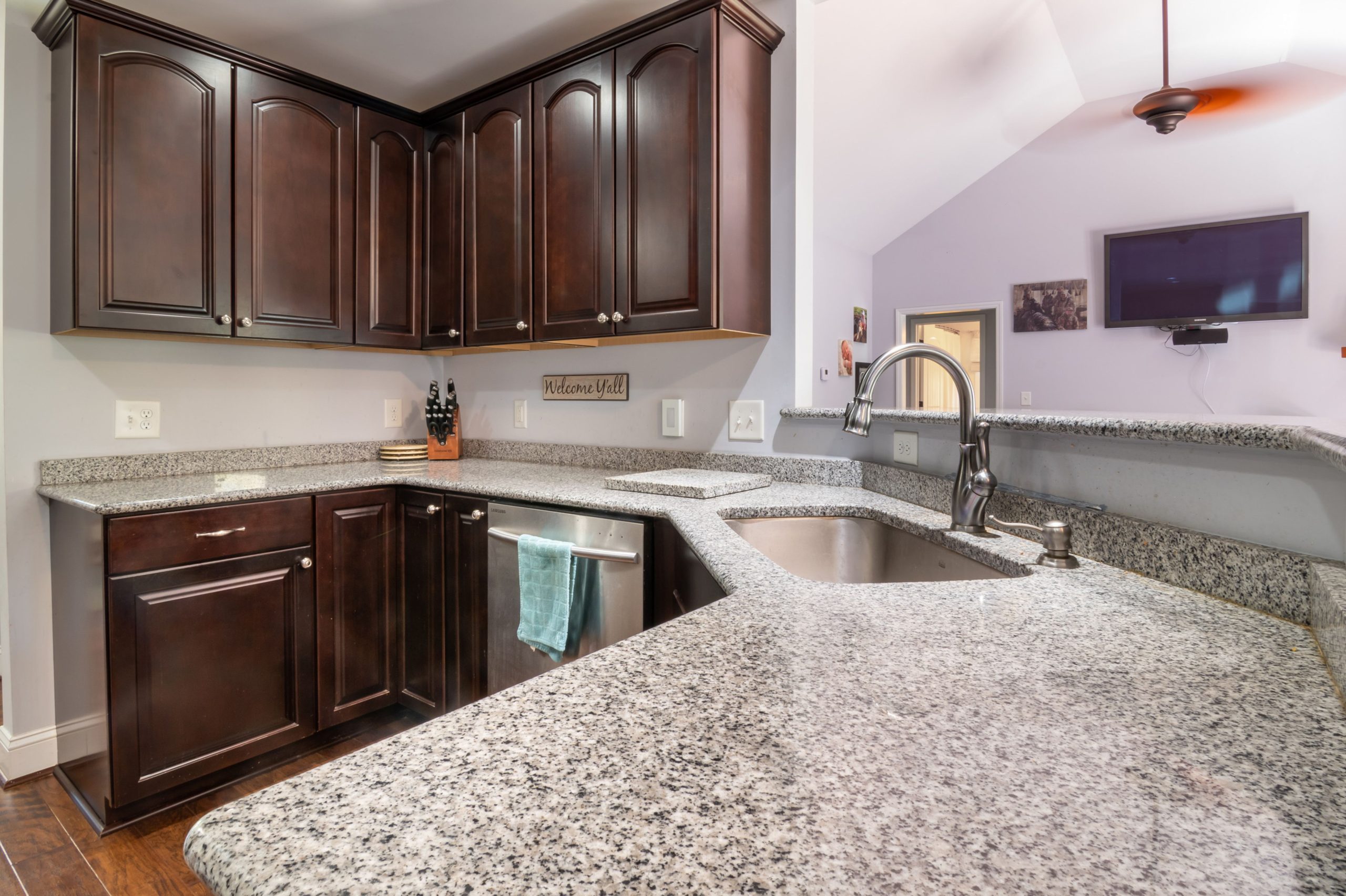 Granite & Quartz Countertops 5